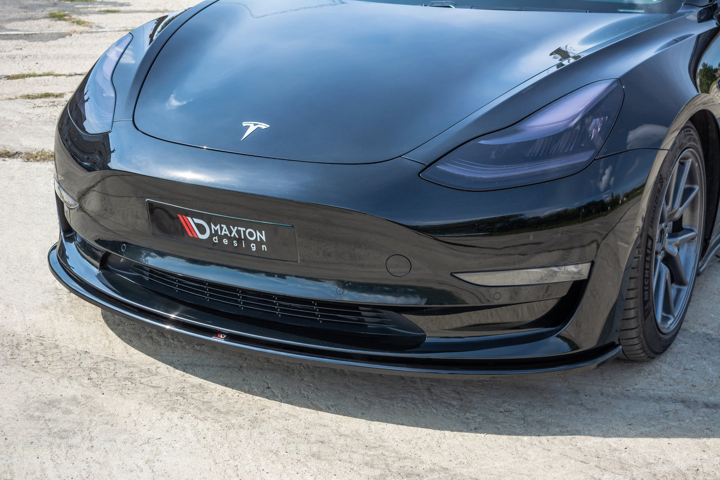 Front Ansatz für Tesla Model 3 schwarz Hochglanz