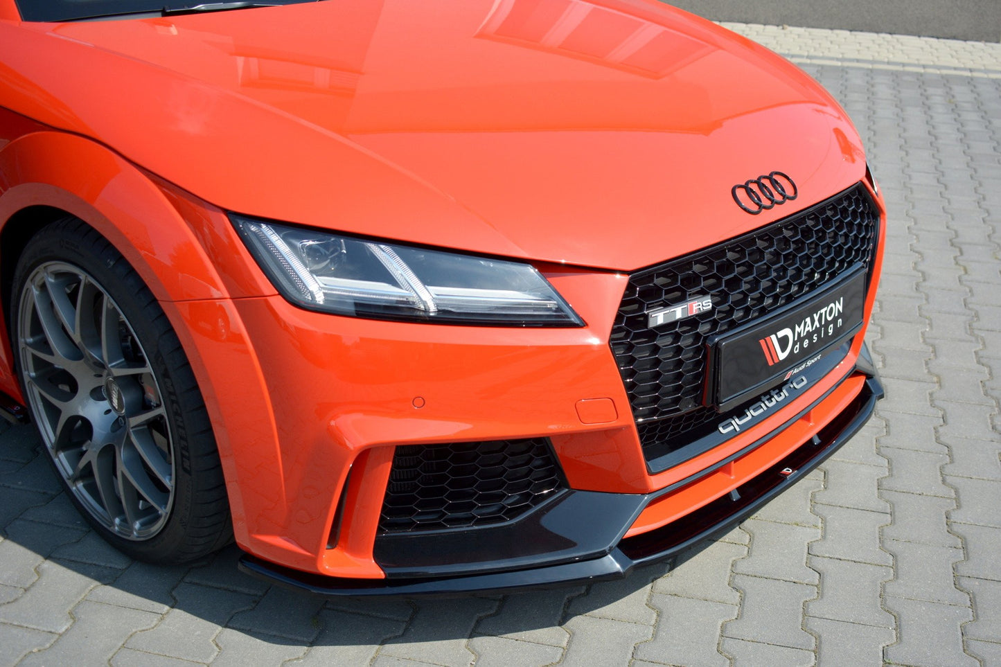 Front Ansatz V.2 für Audi TT RS 8S schwarz Hochglanz