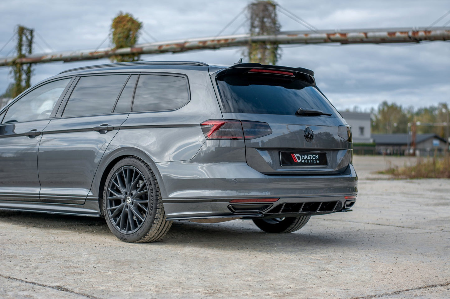 Diffusor Heck Ansatz für VW Passat R-Line B8 schwarz Hochglanz