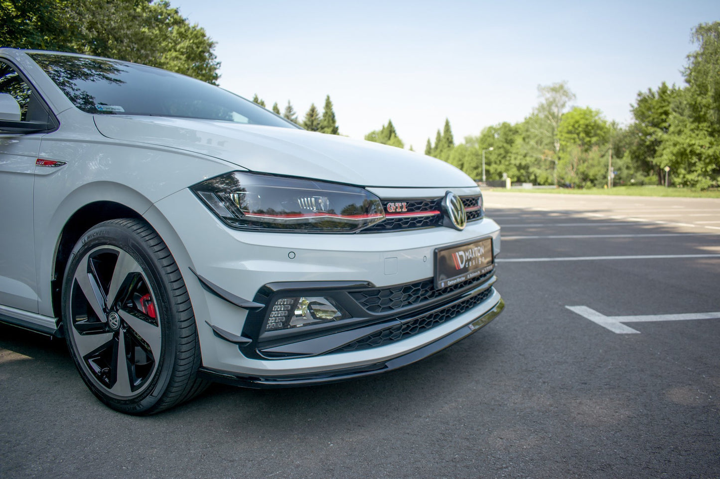 Front Ansatz V.3 für VW Polo GTI / R-line Mk6 schwarz Hochglanz