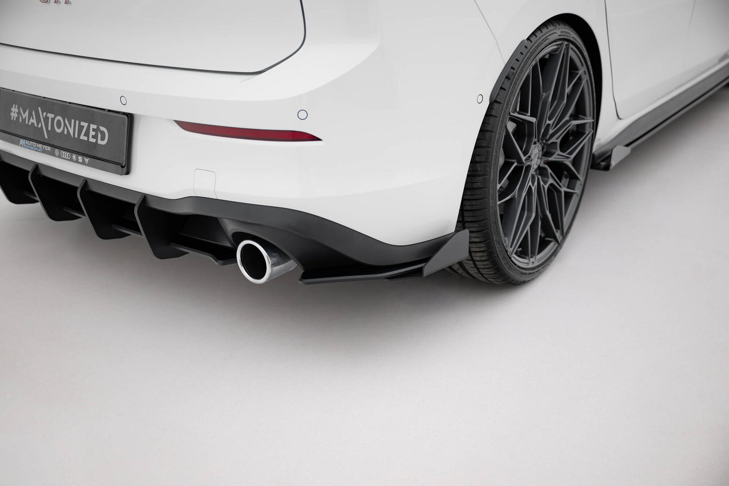 Street Pro Heck Ansatz Flaps Diffusor + Flaps für VW Golf GTI / GTE Mk8 schwarz Hochglanz