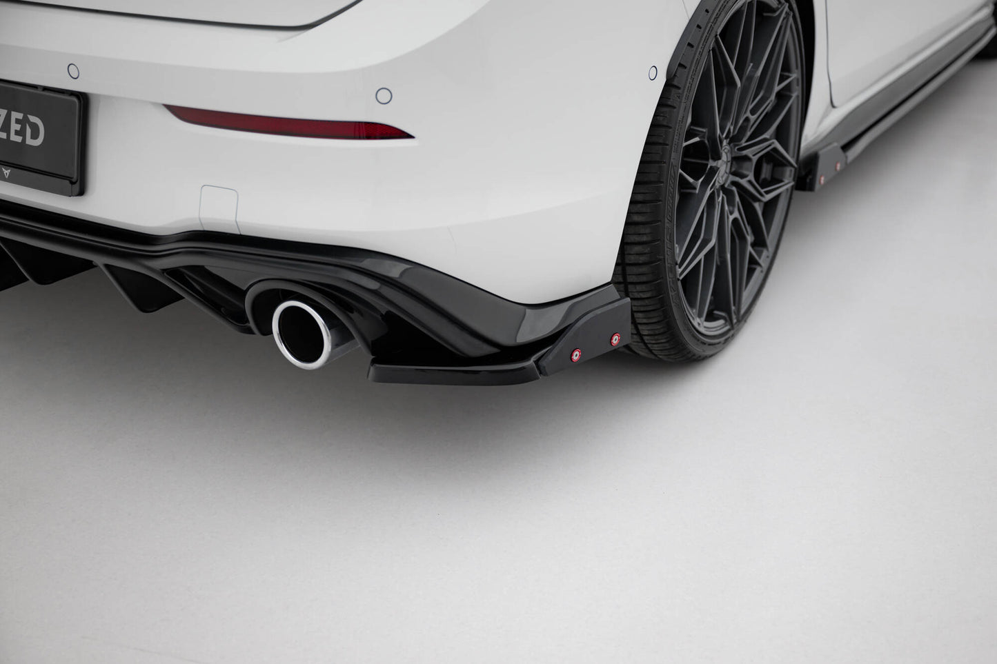 Heck Ansatz Flaps Diffusor V.2 +Flaps für Volkswagen Golf GTI / GTE Mk8