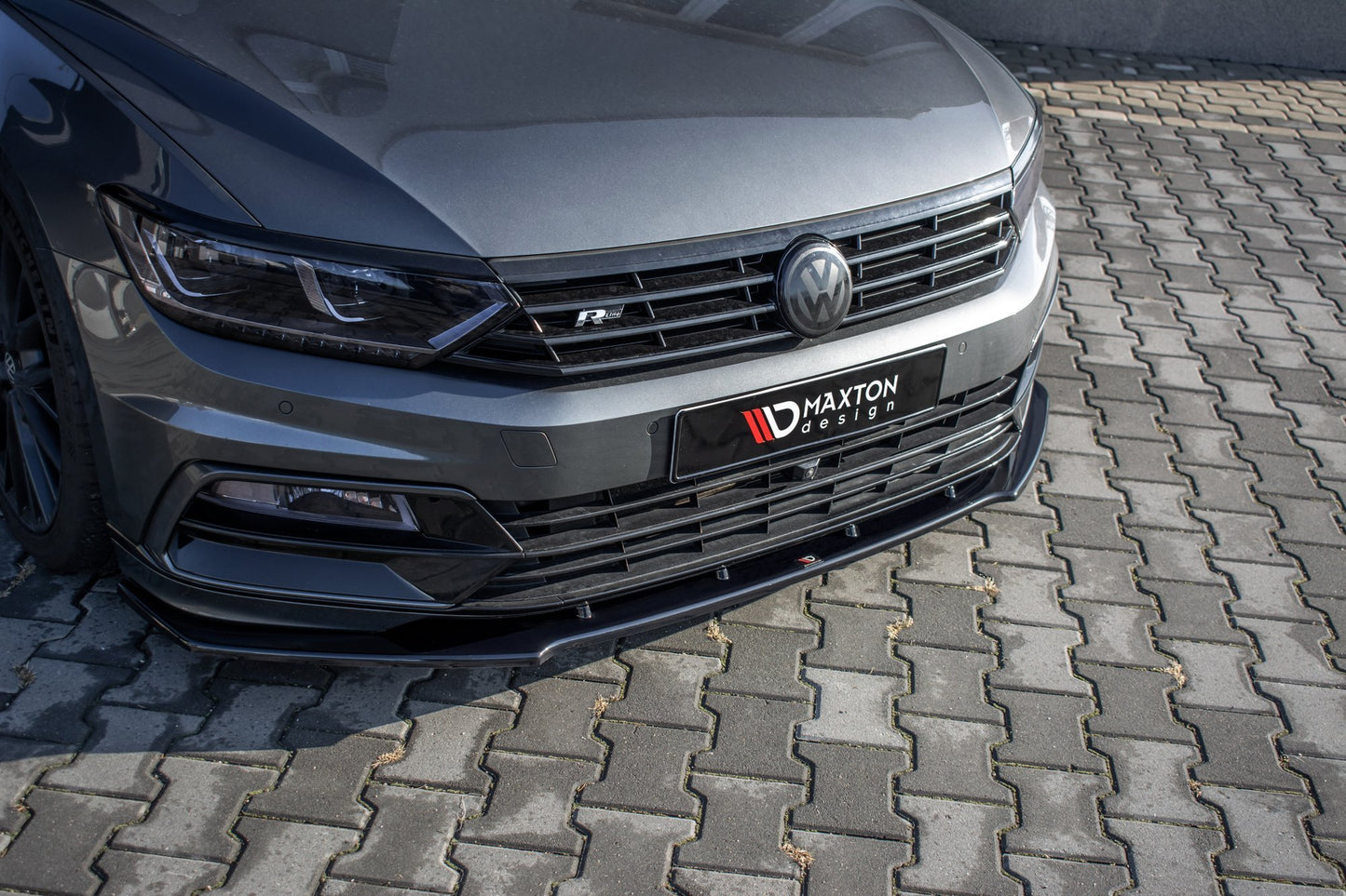 Front Ansatz V.1 für VW Passat R-Line B8 schwarz Hochglanz