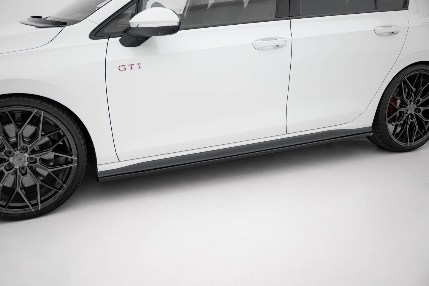 Seitenschweller Ansatz für V.1 für VW Golf GTI / GTE / GTI Clubsport / GTD / R-Line Mk8 schwarz Hochglanz