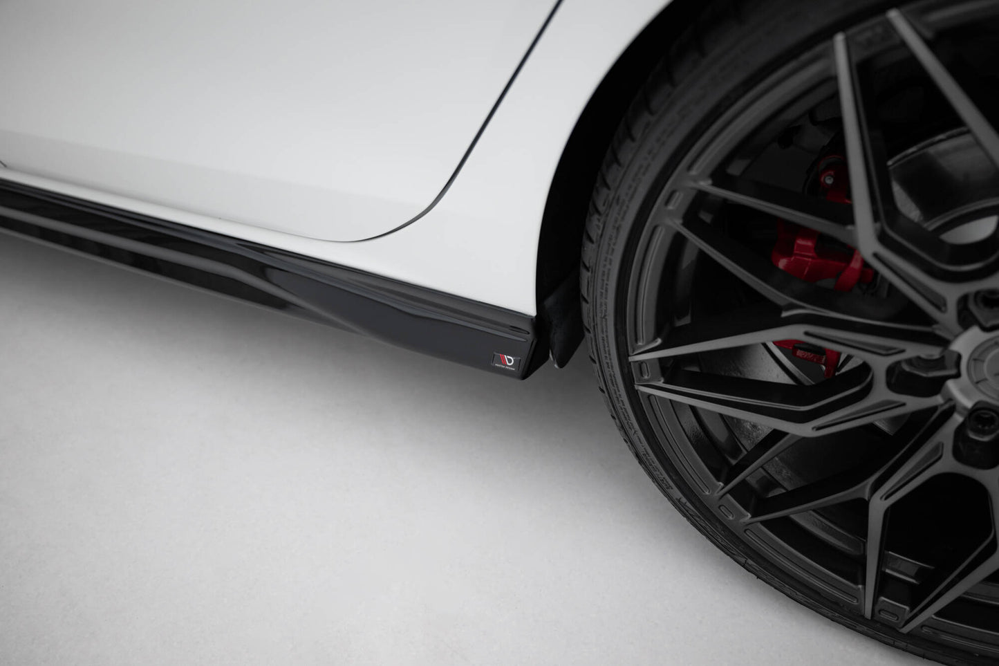 Seitenschweller Ansatz für V.3 für VW Golf GTI / GTE / GTI Clubsport / GTD / R-Line Mk8 schwarz Hochglanz