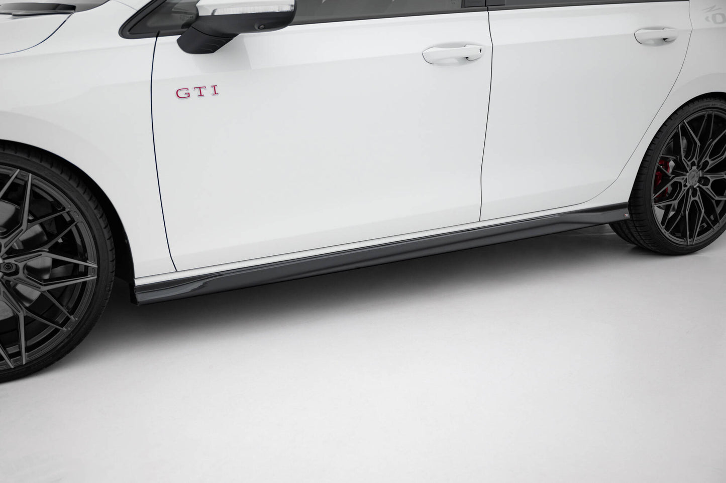 Seitenschweller Ansatz für V.3 für VW Golf GTI / GTE / GTI Clubsport / GTD / R-Line Mk8 schwarz Hochglanz