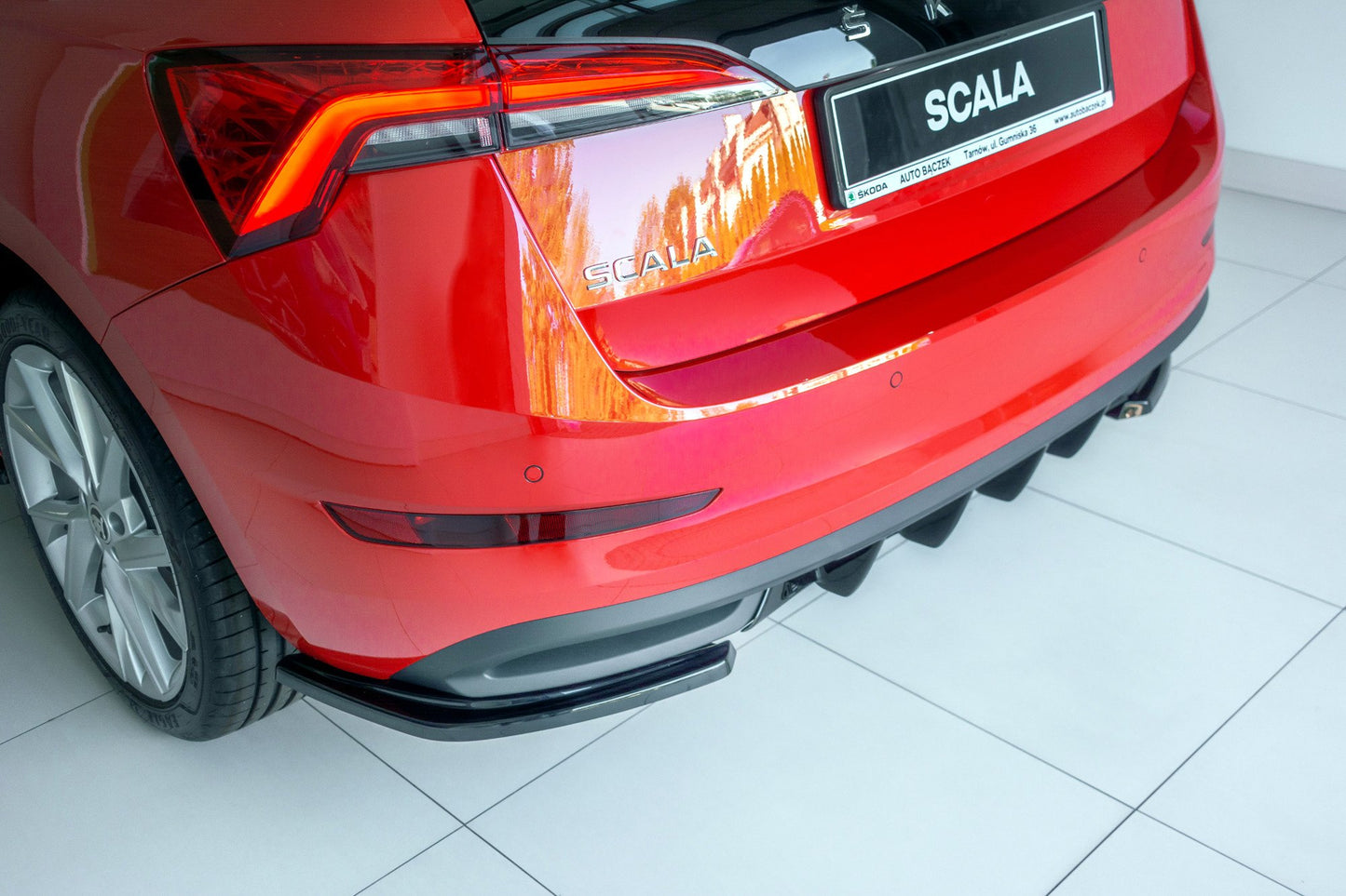Heck Ansatz Flaps Diffusor für Skoda Scala schwarz Hochglanz