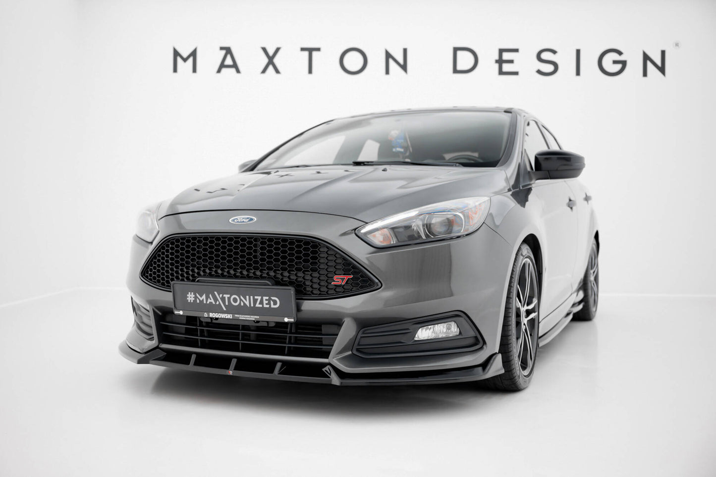 Front Ansatz V.6 für Ford Focus ST Mk3 Facelift schwarz Hochglanz