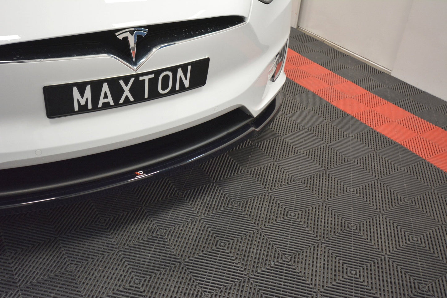 Front Ansatz V.1 für TESLA MODEL X schwarz Hochglanz