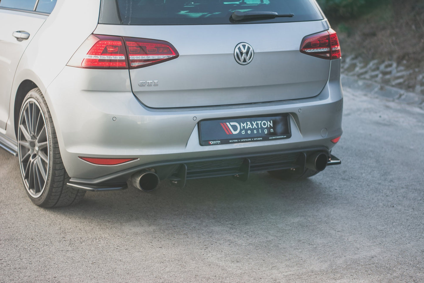 Heck Ansatz Flaps Diffusor V.2 für VW Golf 7 GTI schwarz Hochglanz
