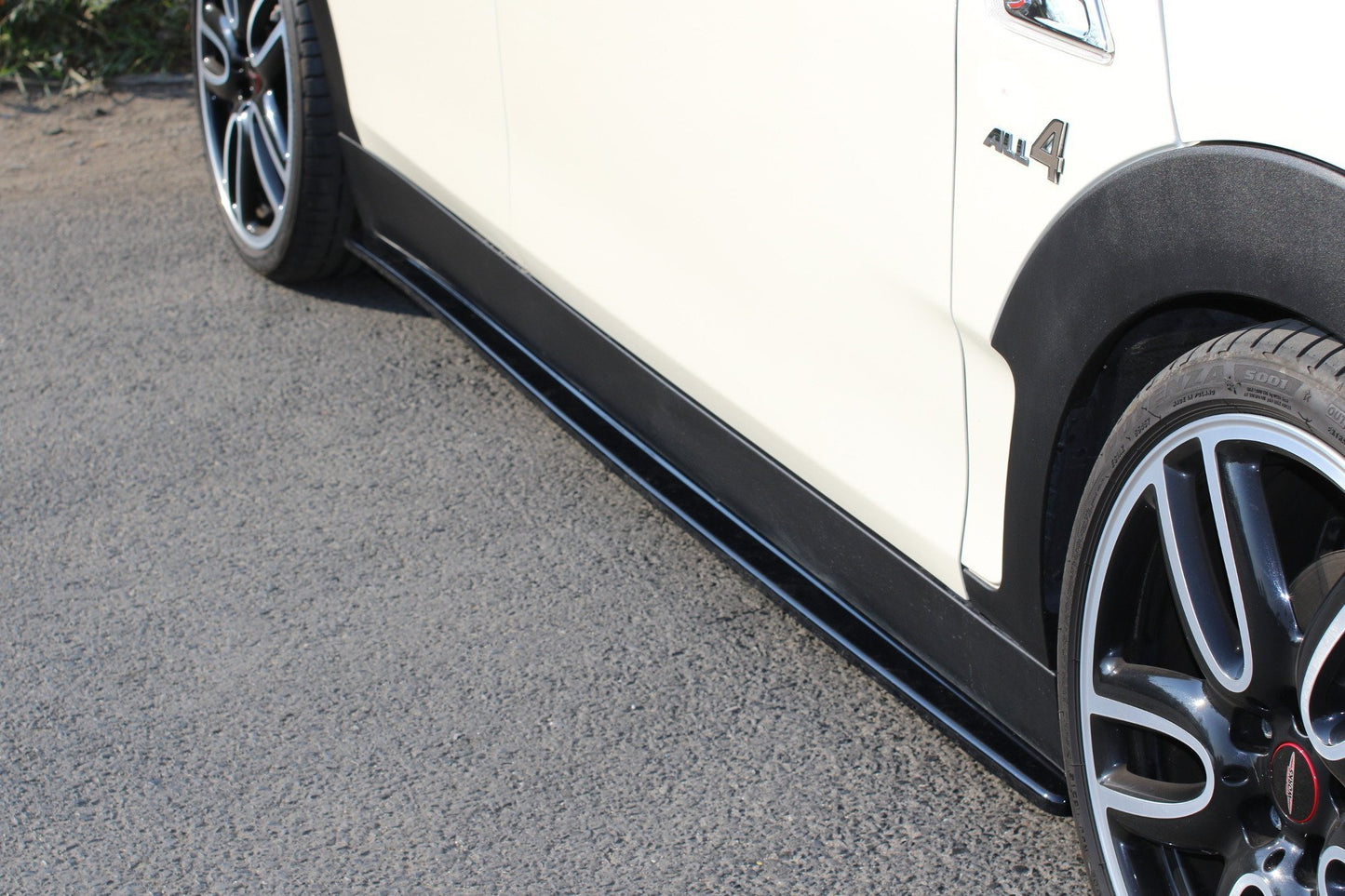Seitenschweller Ansatz für MINI CLUBMAN S MK2 (F54) JCW schwarz Hochglanz