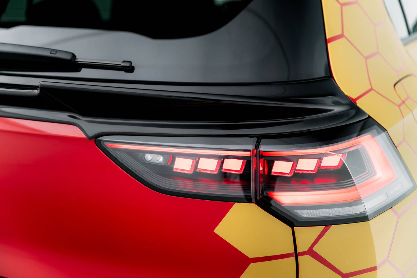 Niedriger Spoiler CAP 3D für VW Golf R Mk8 Facelift schwarz Hochglanz