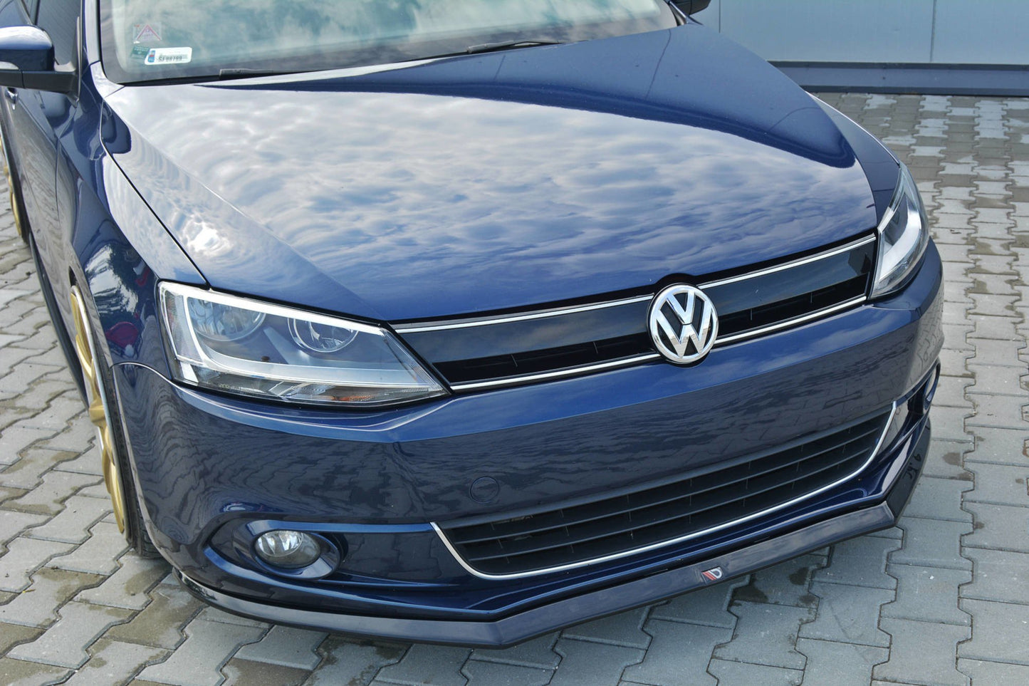 Front Ansatz V.2 für VOLKSWAGEN JETTA MK6 SEDAN vor Facelift schwarz Hochglanz