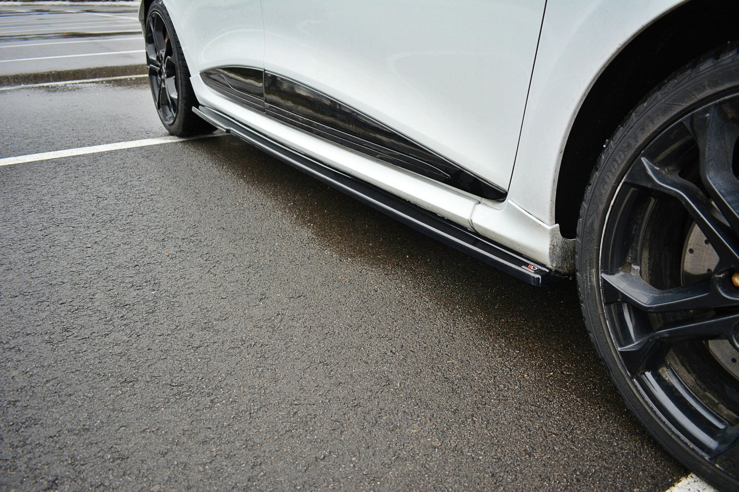 Seitenschweller Ansatz für RENAULT CLIO MK4 RS schwarz Hochglanz