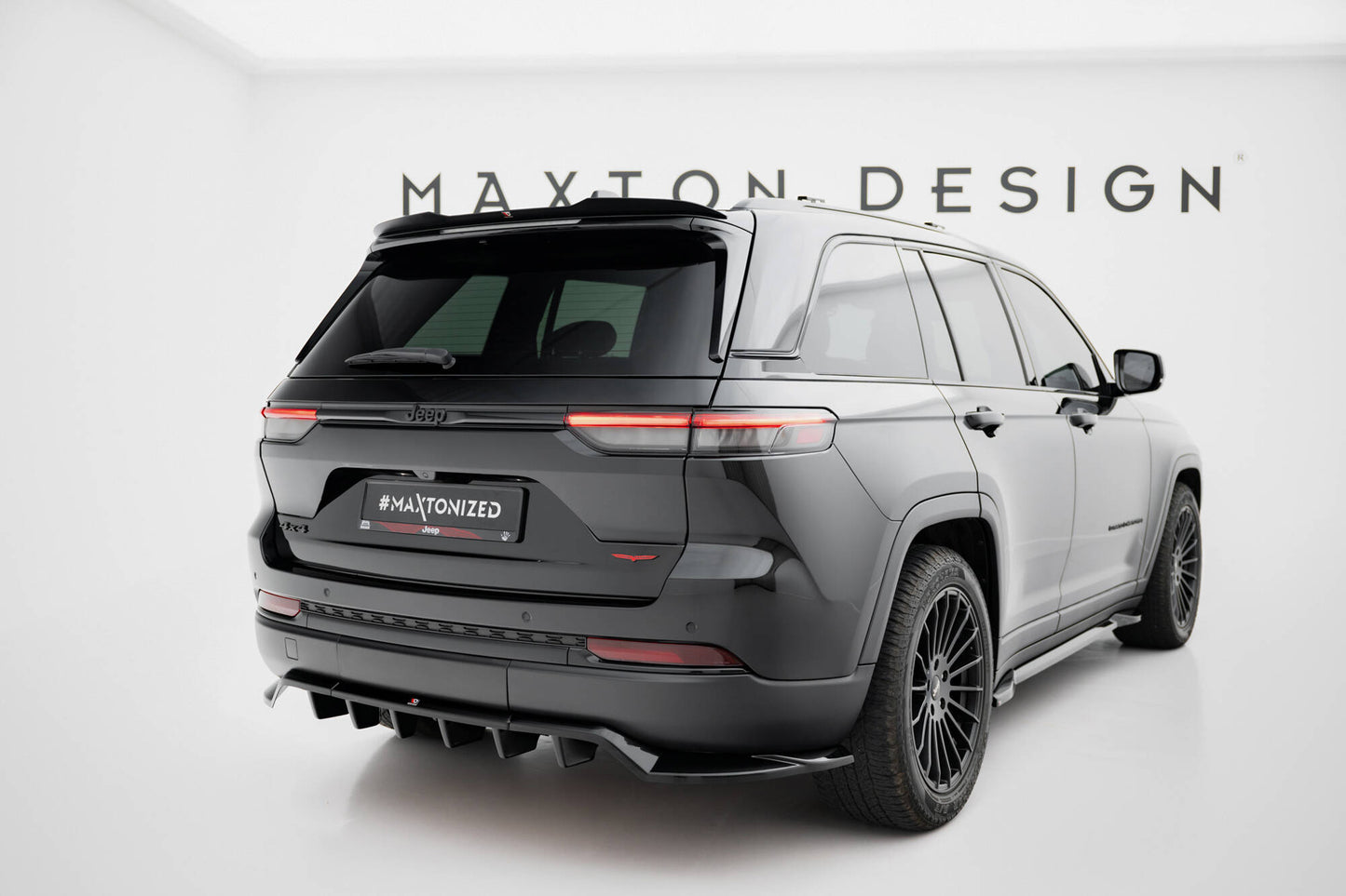 Mittlerer Cup Diffusor DTM Look Heck Ansatz für Jeep Grand Cherokee Trailhawk Mk5 schwarz Hochglanz