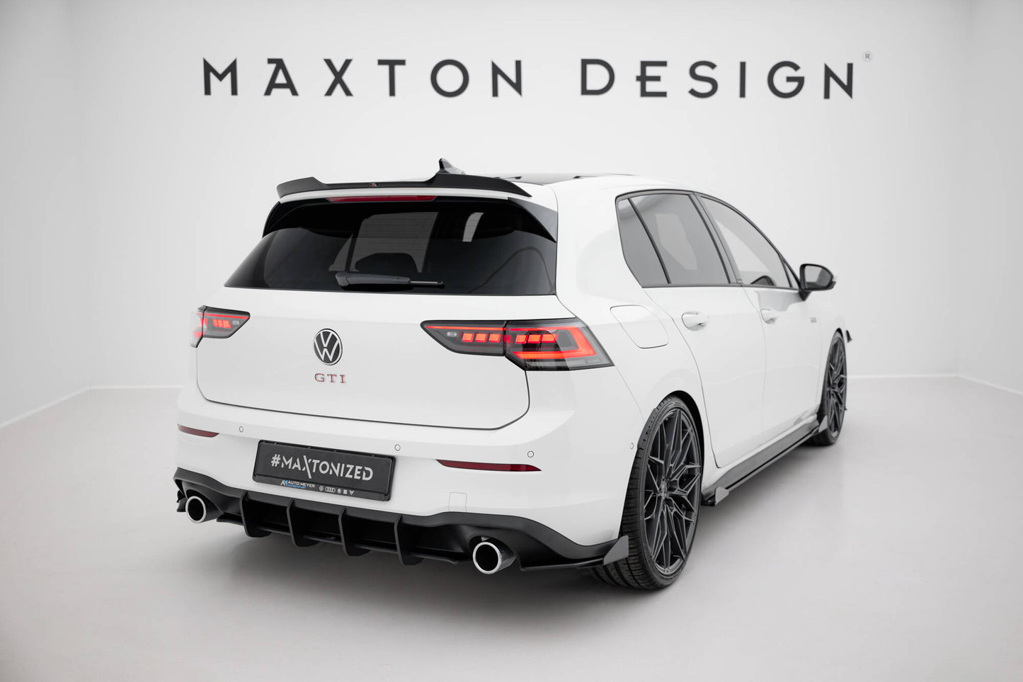 Street Pro Heck Ansatz Flaps Diffusor + Flaps für VW Golf GTI / GTE Mk8 schwarz Hochglanz