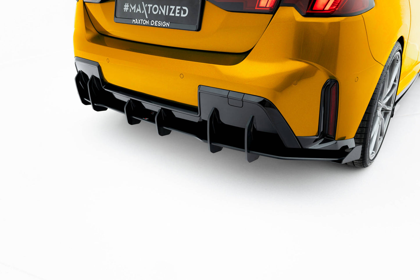 Street Pro Heckschürze + Flaps für BMW 1er M-Paket F70 schwarz Hochglanz