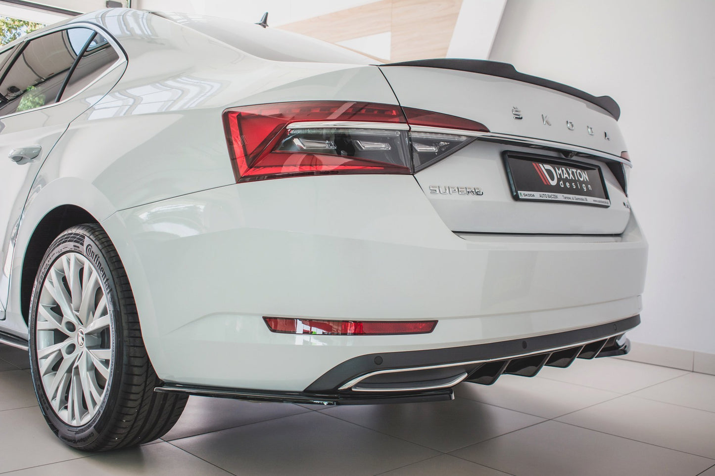 Diffusor Heck Ansatz für Skoda Superb Liftback / Combi Mk3 FL schwarz Hochglanz
