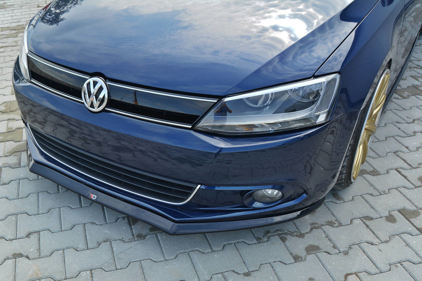 Front Ansatz V.2 für VOLKSWAGEN JETTA MK6 SEDAN vor Facelift schwarz Hochglanz