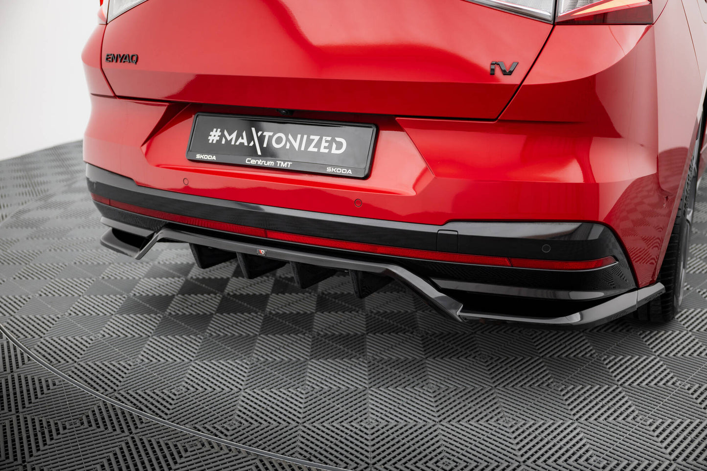 Mittlerer Cup Diffusor DTM Look Heck Ansatz für Skoda Enyaq Coupe iV RS schwarz Hochglanz
