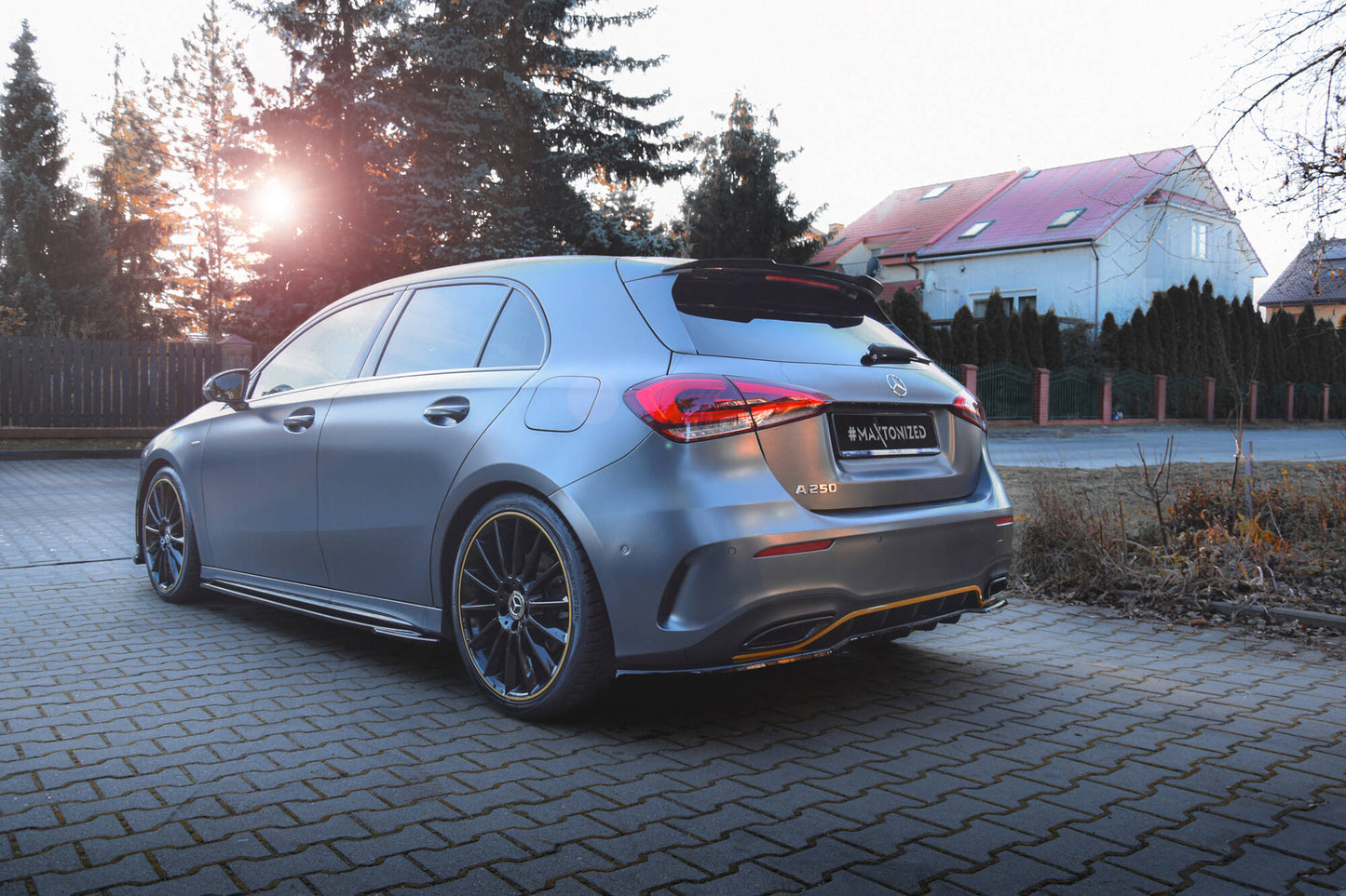 Spoiler CAP für Mercedes-Benz A AMG-Line Hatchback W177 schwarz Hochglanz