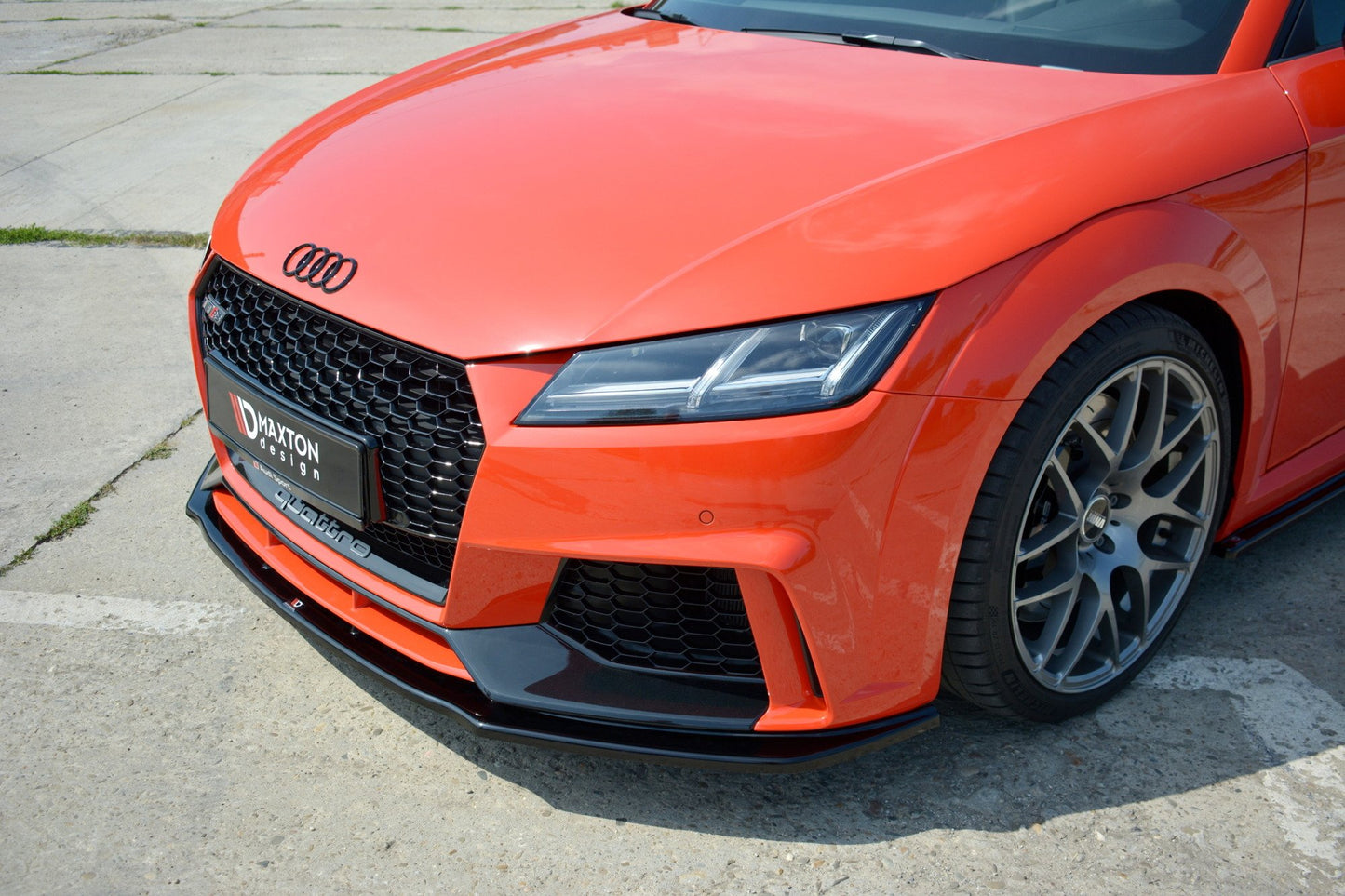 Front Ansatz V.1 für Audi TT RS 8S schwarz Hochglanz