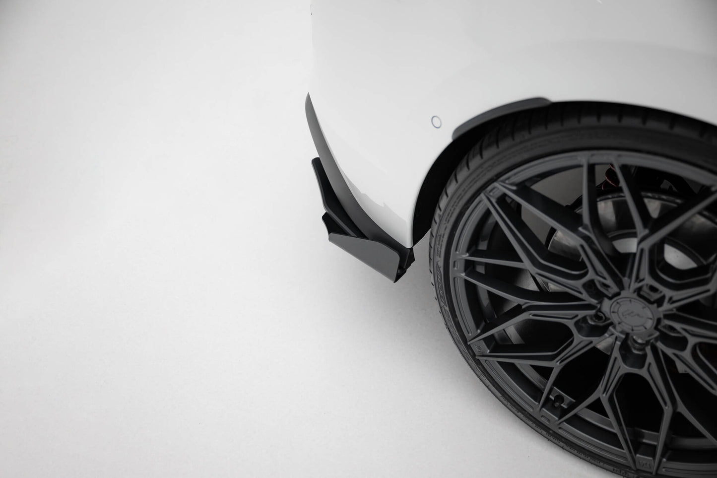 Street Pro Heck Ansatz Flaps Diffusor +Flaps für Volkswagen Golf GTI / GTE Mk8 schwarz Hochglanz