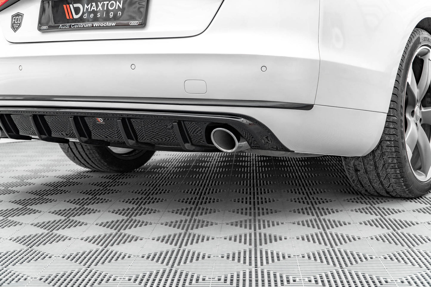 Diffusor Heck Ansatz für Audi A8 D4 schwarz Hochglanz