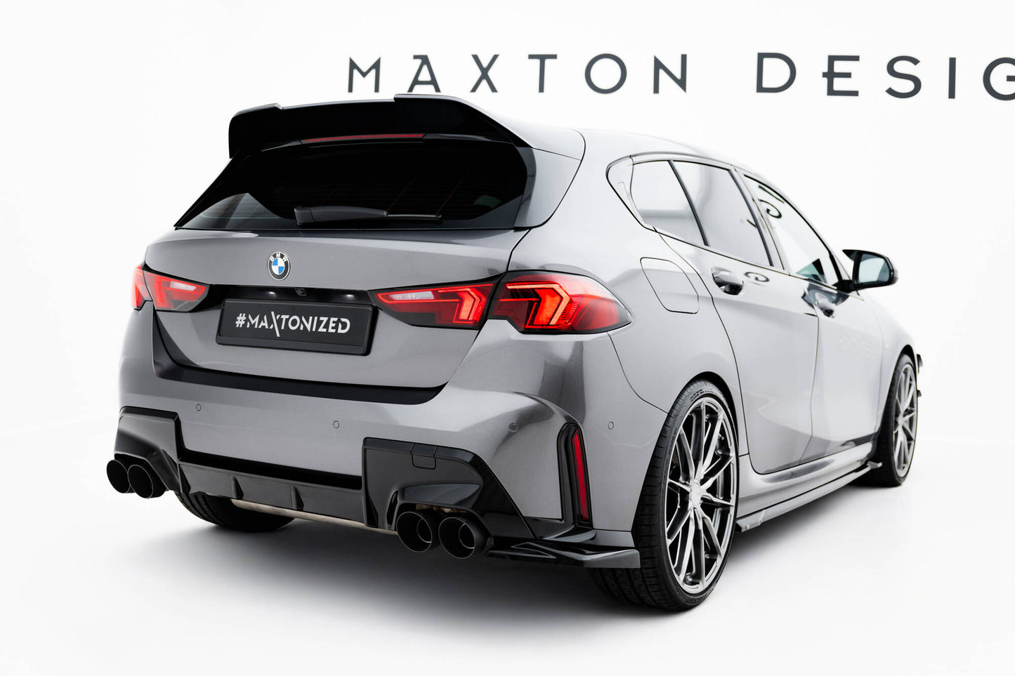Heck Ansatz Flaps Diffusor V.5 für BMW M135i F70 schwarz Hochglanz