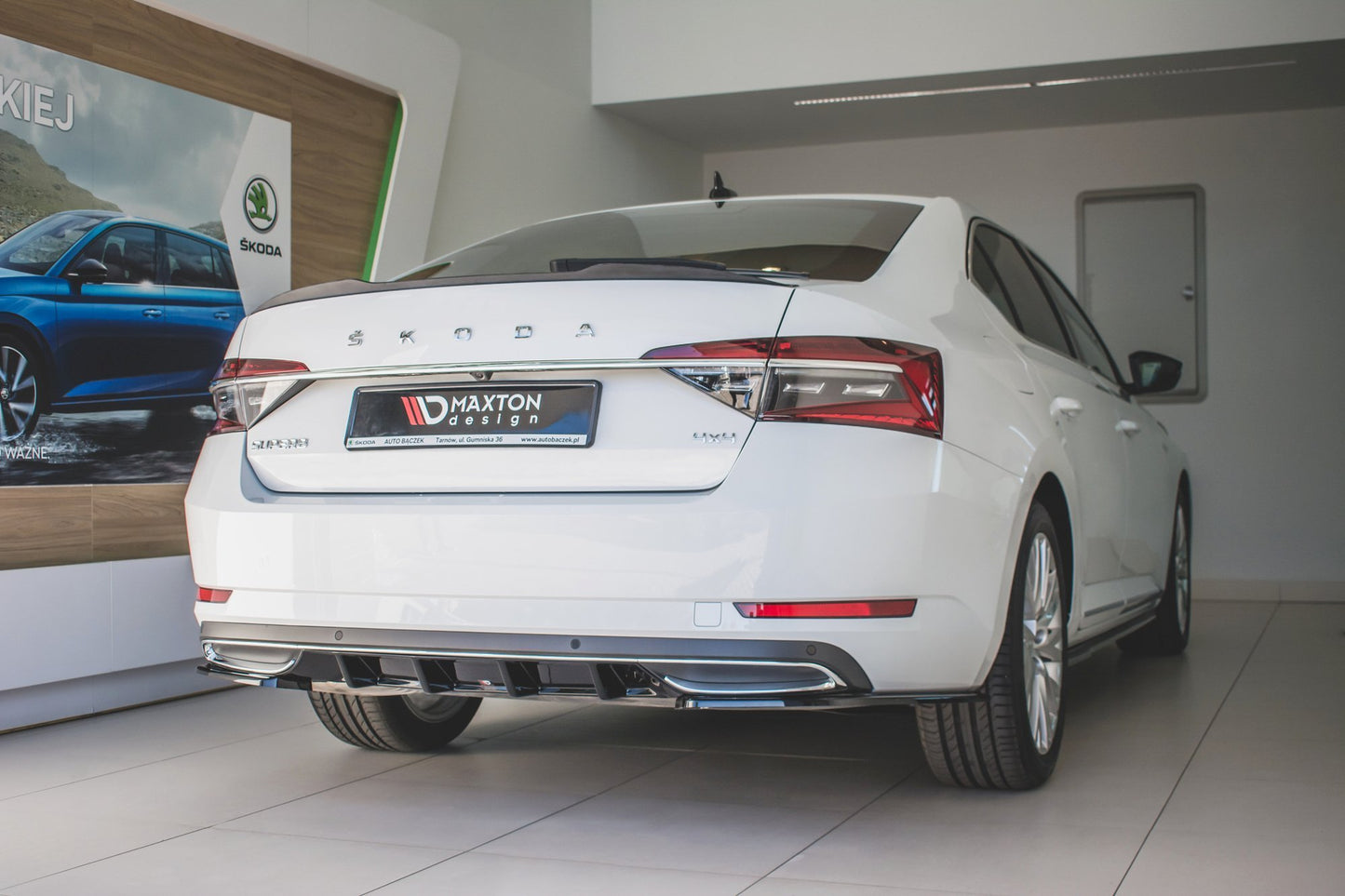 Diffusor Heck Ansatz für Skoda Superb Liftback / Combi Mk3 FL schwarz Hochglanz