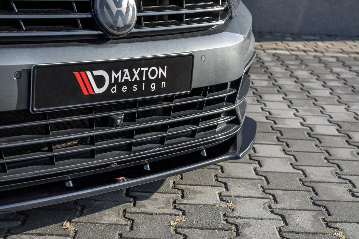 Front Ansatz V.1 für VW Passat R-Line B8 schwarz Hochglanz