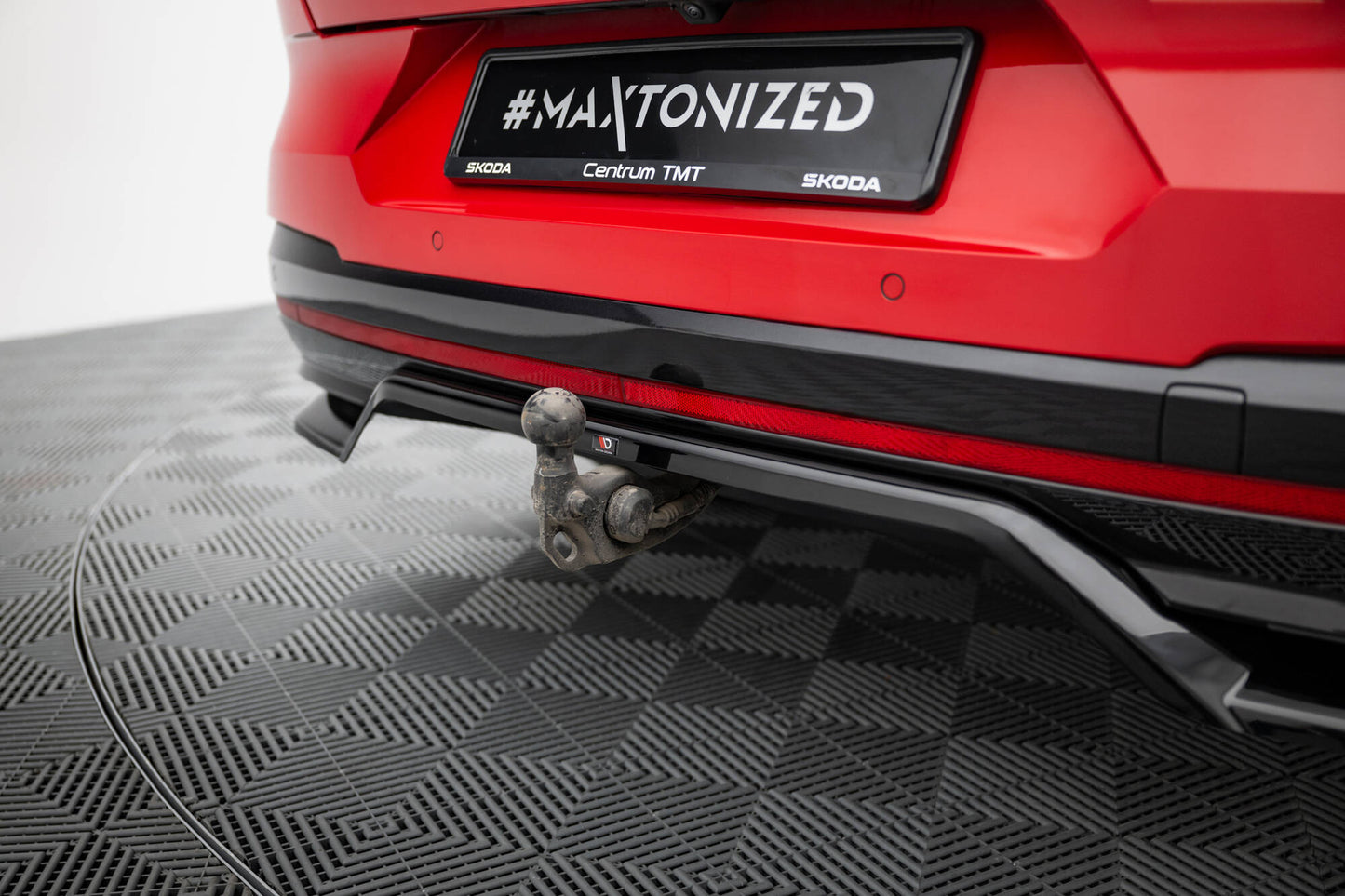 Mittlerer Cup Diffusor DTM Look Heck Ansatz für Skoda Enyaq Coupe iV RS schwarz Hochglanz