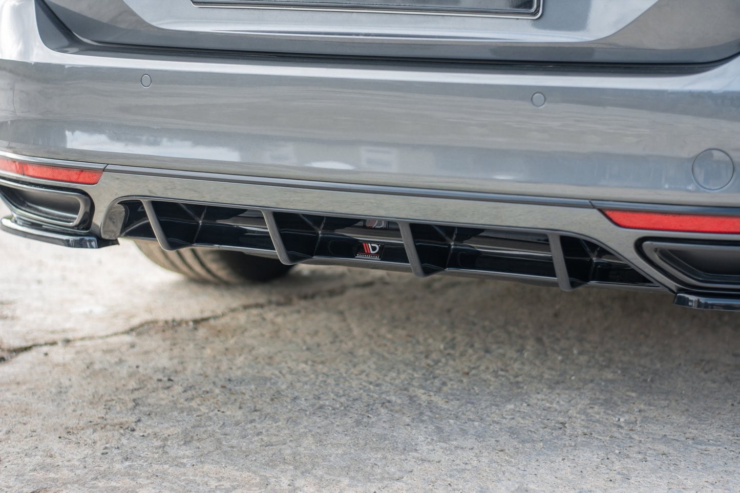 Diffusor Heck Ansatz für VW Passat R-Line B8 schwarz Hochglanz