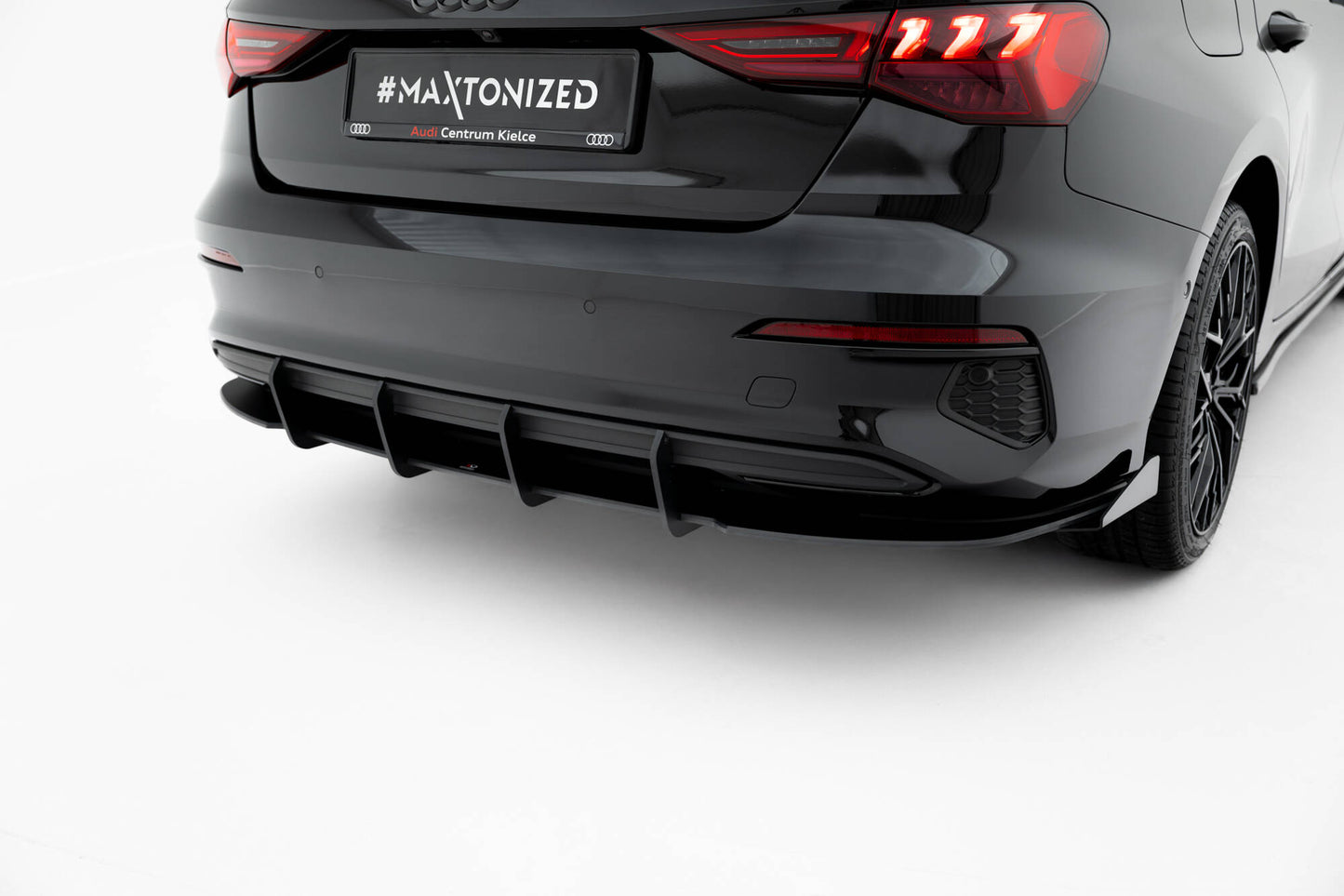 Street Pro Heckschürze + Flaps für Audi A3 Limousine 8Y schwarz Hochglanz