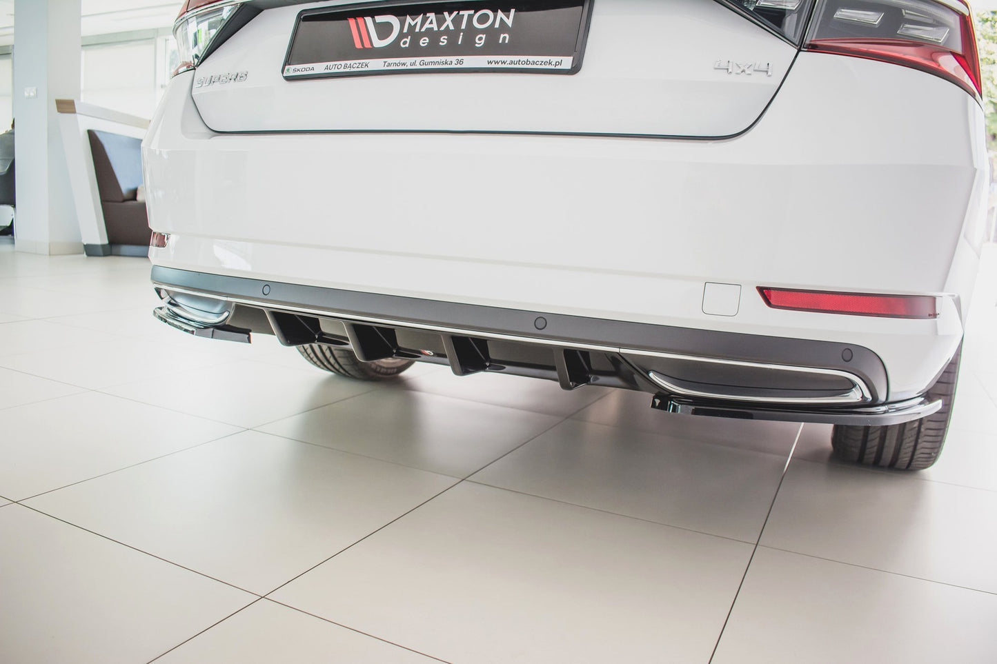 Diffusor Heck Ansatz für Skoda Superb Liftback / Combi Mk3 FL schwarz Hochglanz