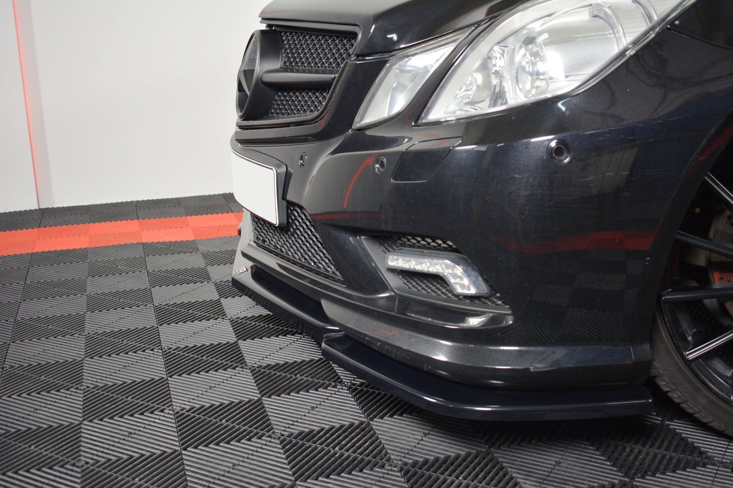 Front Ansatz für Mercedes-Benz E-Klasse W207 Coupe AMG-Line schwarz Hochglanz