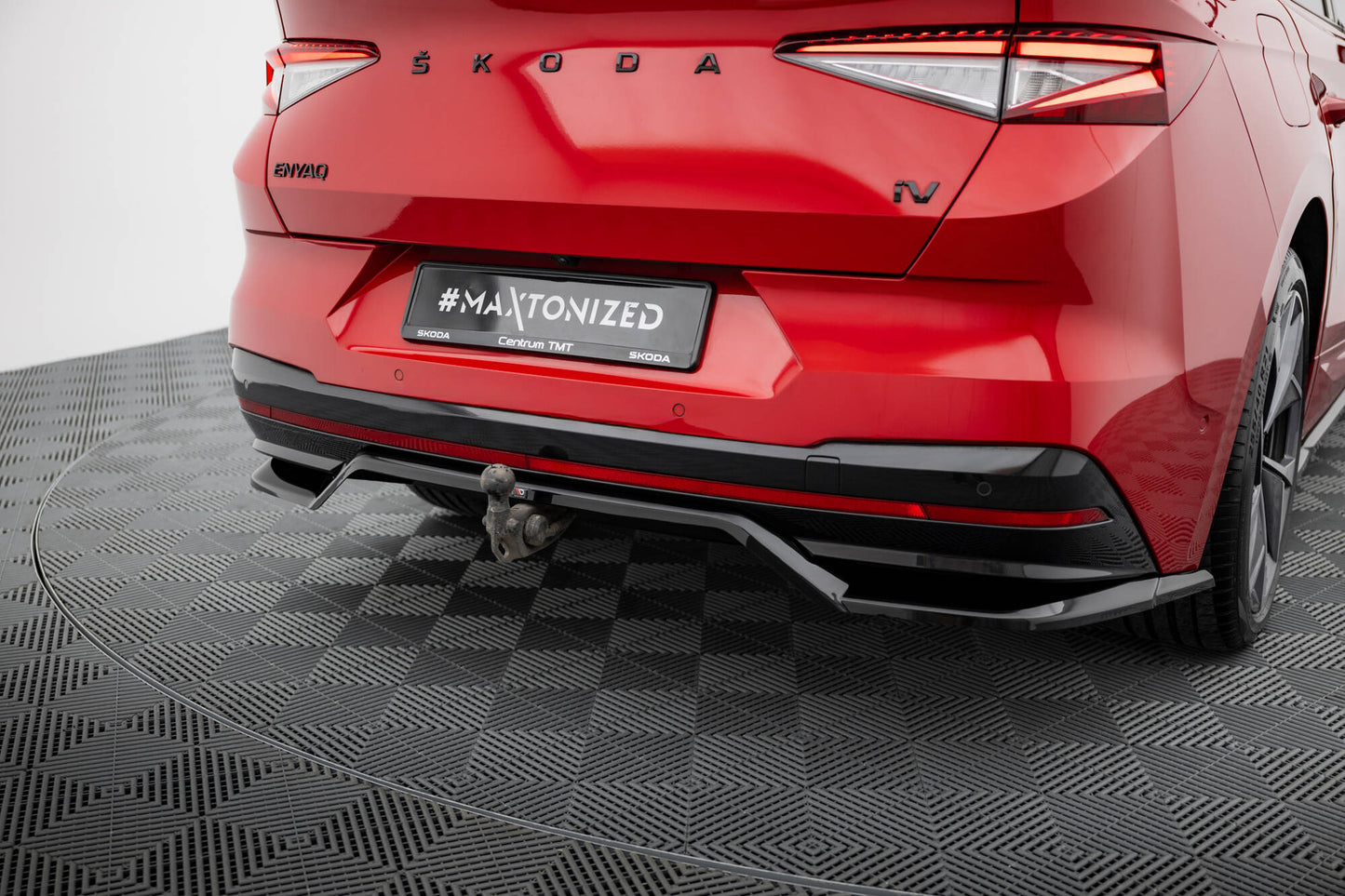 Mittlerer Cup Diffusor DTM Look Heck Ansatz für Skoda Enyaq Coupe iV RS schwarz Hochglanz