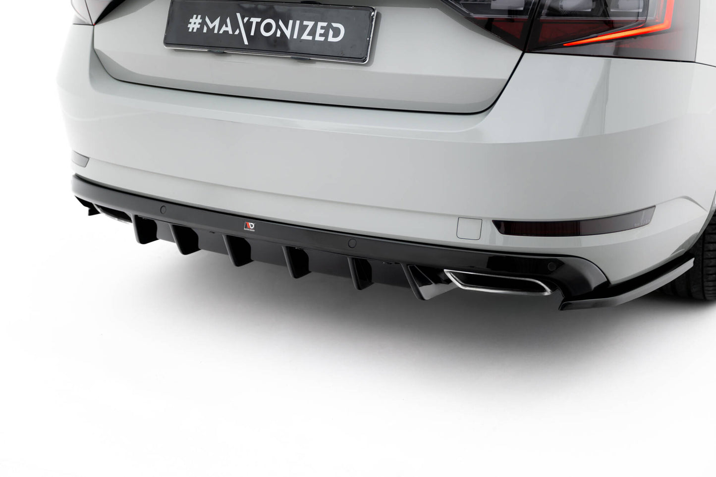 Diffusor Heck Ansatz für Skoda Superb Liftback / Combi Mk3 schwarz Hochglanz