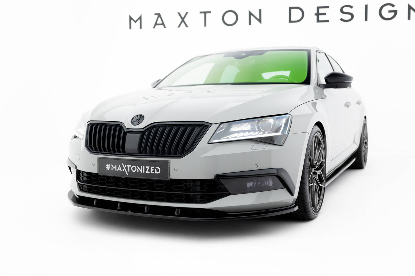 Front Ansatz V.3 für Skoda Superb Liftback / Combi Mk3 schwarz Hochglanz