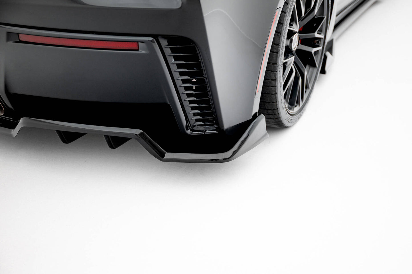 Mittlerer Diffusor Heck Ansatz DTM Look für Chevrolet Corvette Z06 C7 schwarz Hochglanz