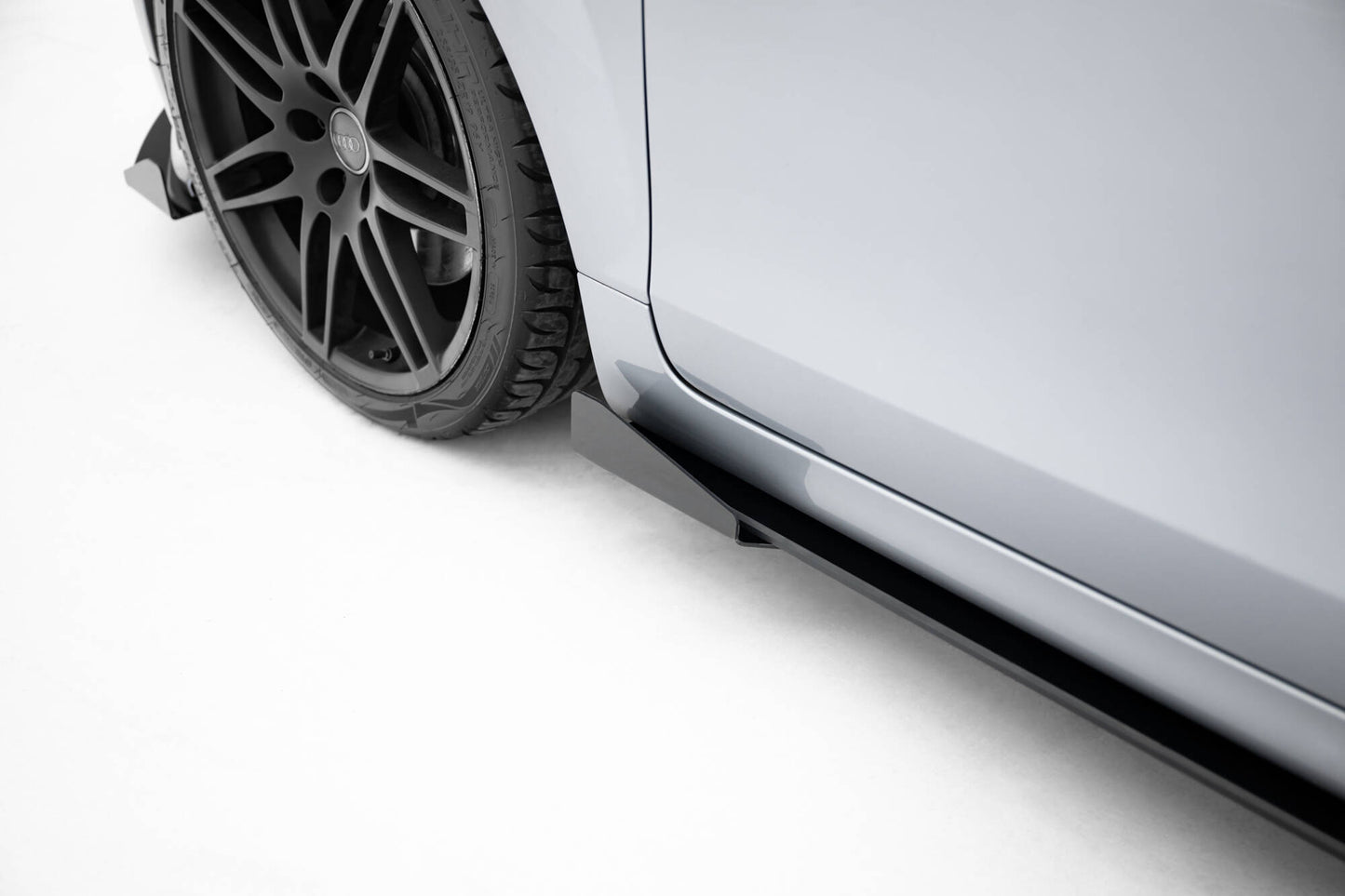 Street Pro Seitenschweller Ansatz für + Flaps Audi TT S / TT S-Line 8J Facelift schwarz Hochglanz