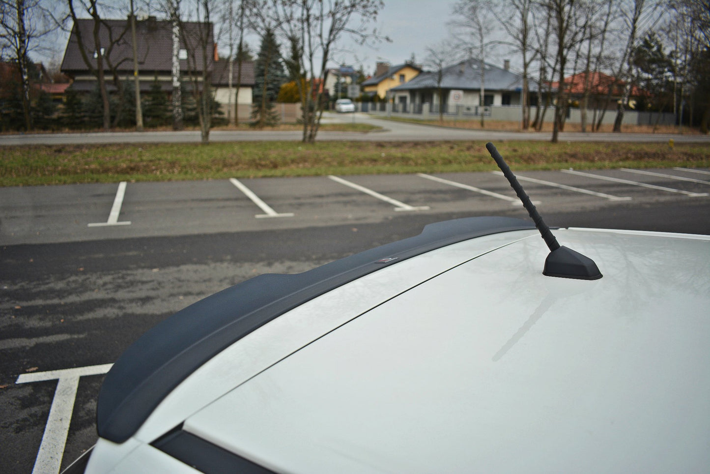 Spoiler CAP für SSANGYONG TIVOLI schwarz Hochglanz