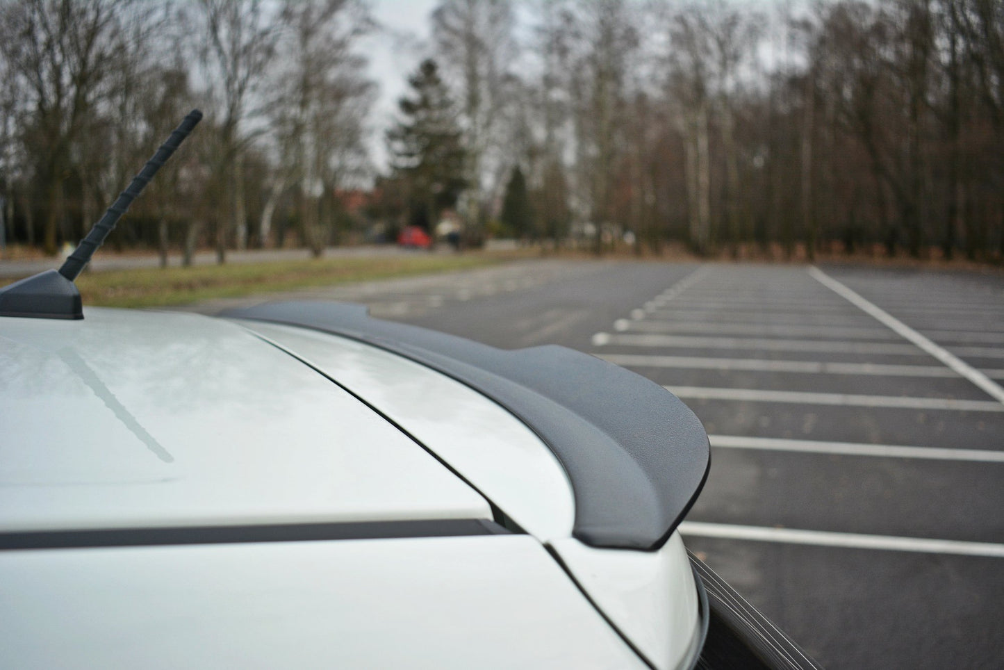 Spoiler CAP für SSANGYONG TIVOLI schwarz Hochglanz