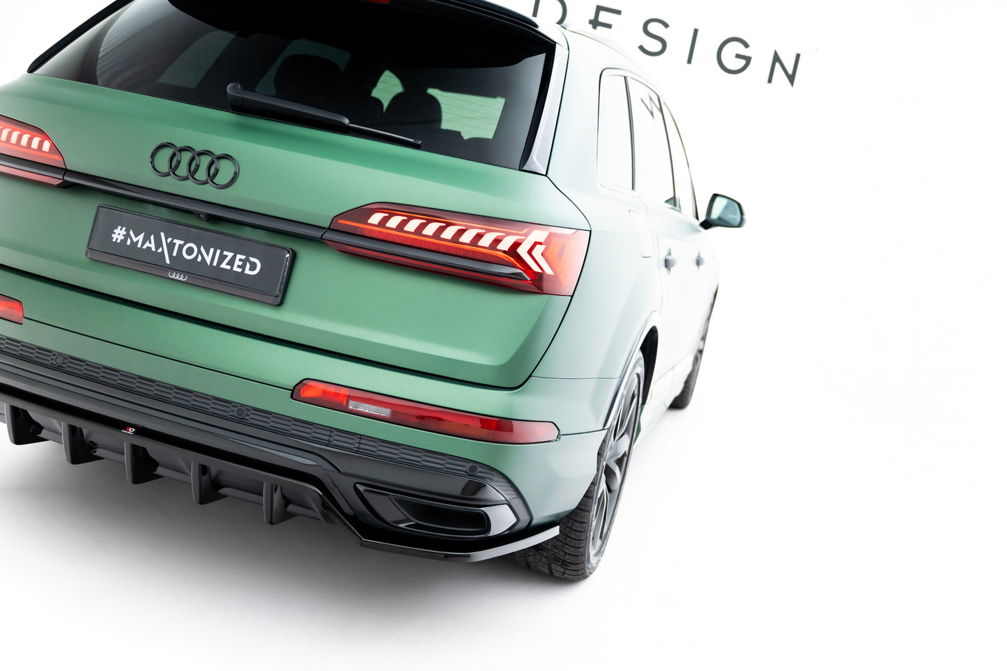 Mittlerer Cup Diffusor DTM Look Heck Ansatz für Audi RSQ8 Mk1 Facelift schwarz Hochglanz