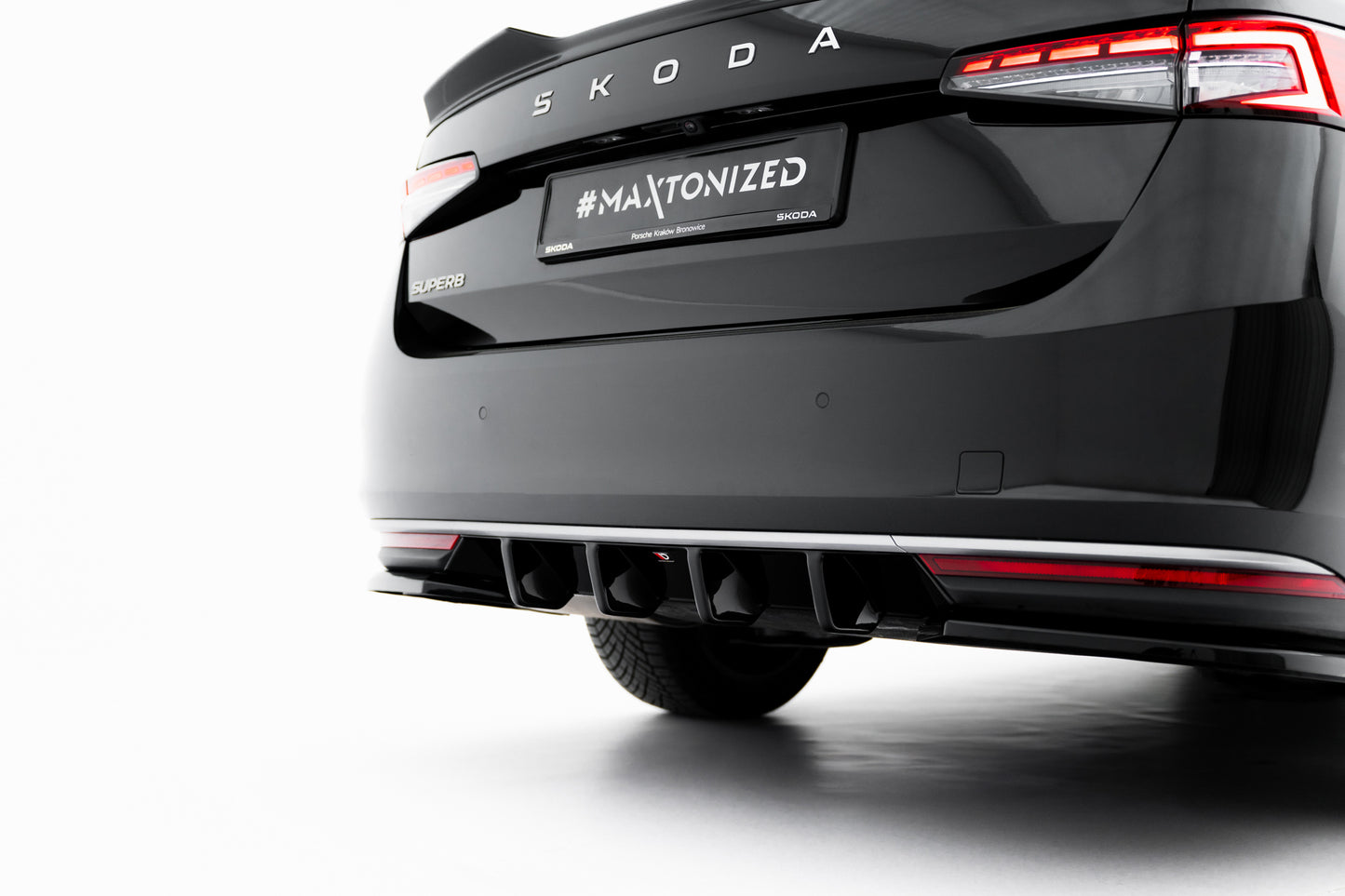 Diffusor Heck Ansatz für Skoda Superb Mk4 schwarz Hochglanz
