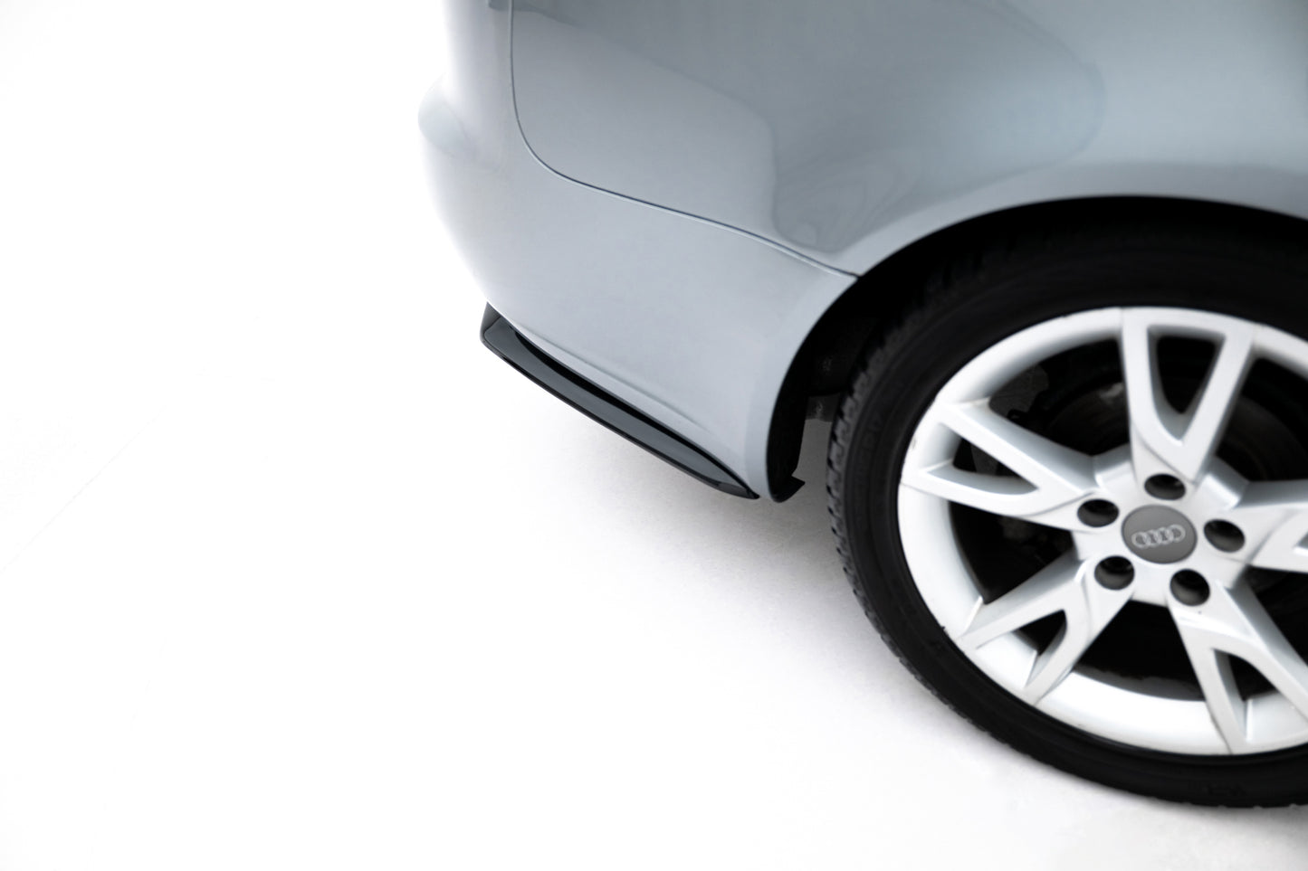 Heck Ansatz Flaps Diffusor für AUDI A4 B7 schwarz Hochglanz