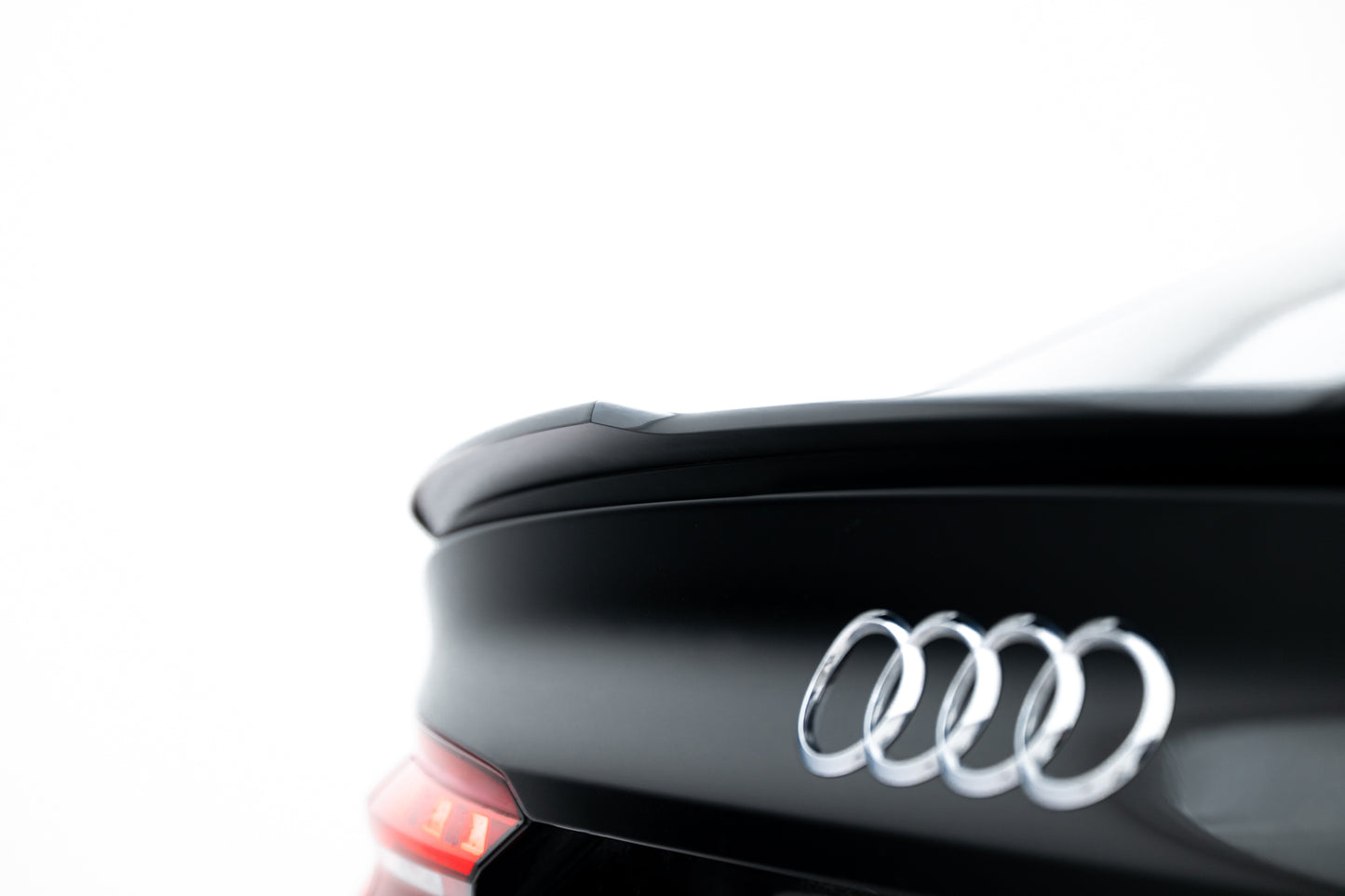 Spoiler CAP V.1 für Audi A5 F5 Sportback schwarz Hochglanz