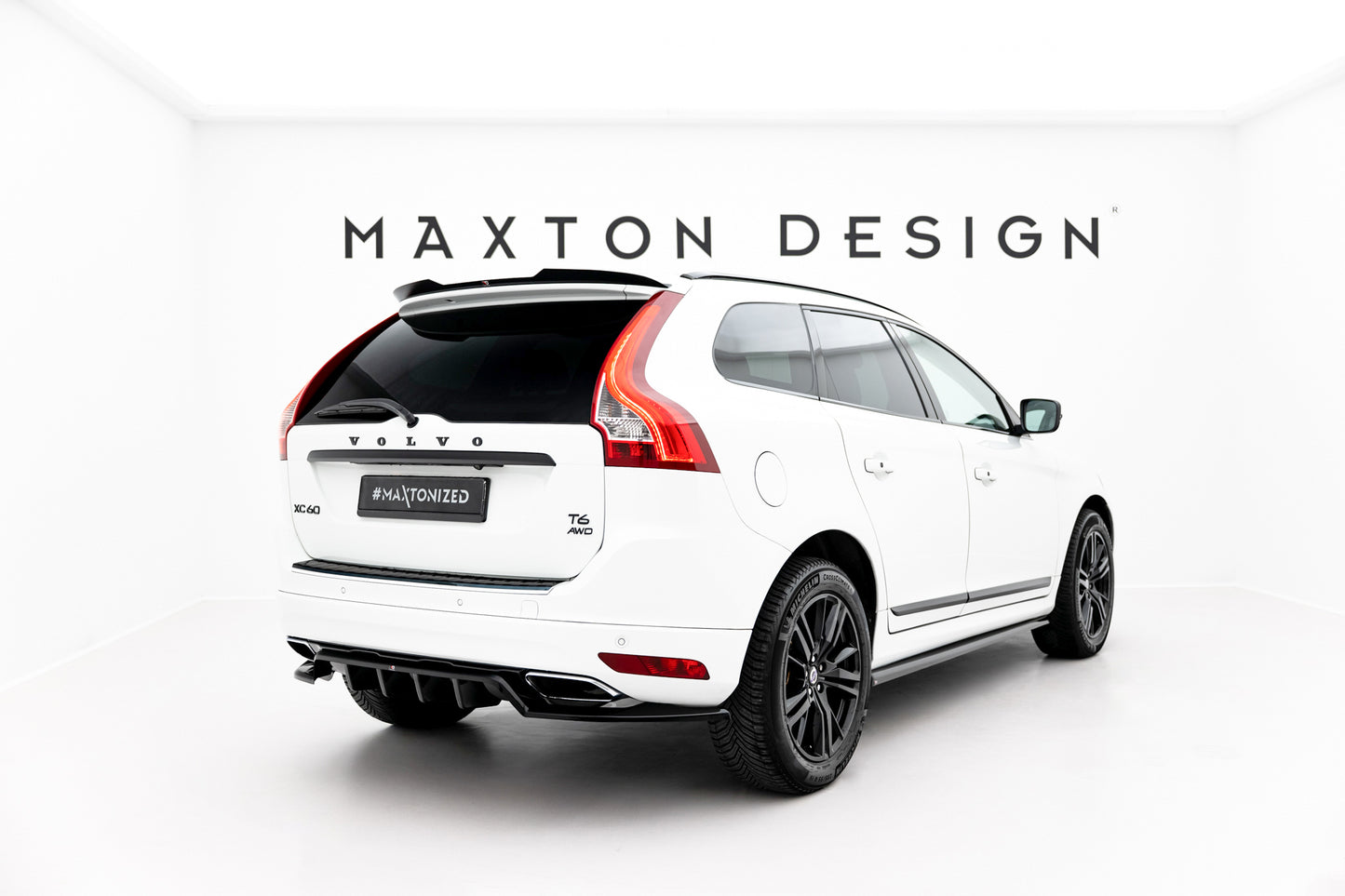 Mittlerer Cup Diffusor DTM Look Heck Ansatz für Volvo XC60 Mk1 Facelift schwarz Hochglanz