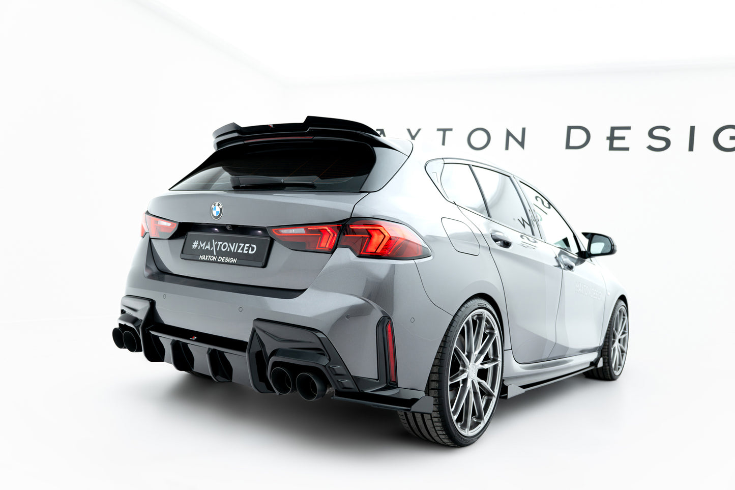 Street Pro Heck Ansatz Flaps Diffusor V.2 + Flaps für BMW 1er M-Paket F70 schwarz Hochglanz