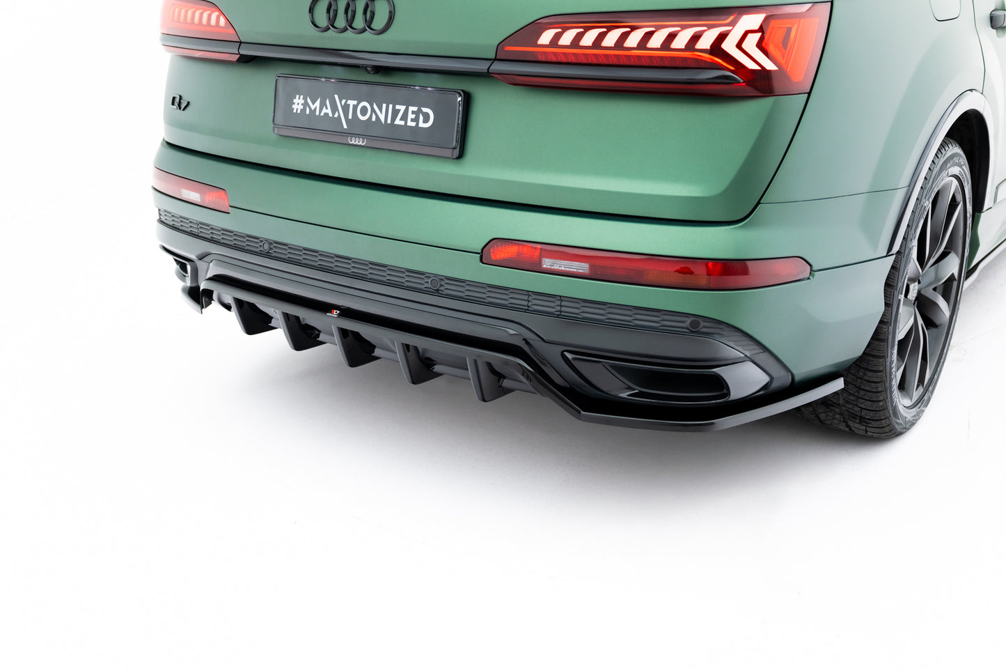 Mittlerer Cup Diffusor DTM Look Heck Ansatz für Audi RSQ8 Mk1 Facelift schwarz Hochglanz